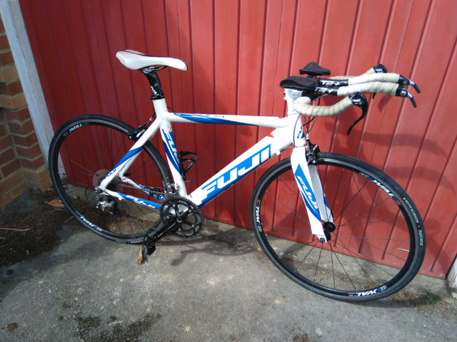 fuji aloha 1.0 triathlon bike